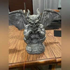 FLAPPING WINGS GARGOYLE